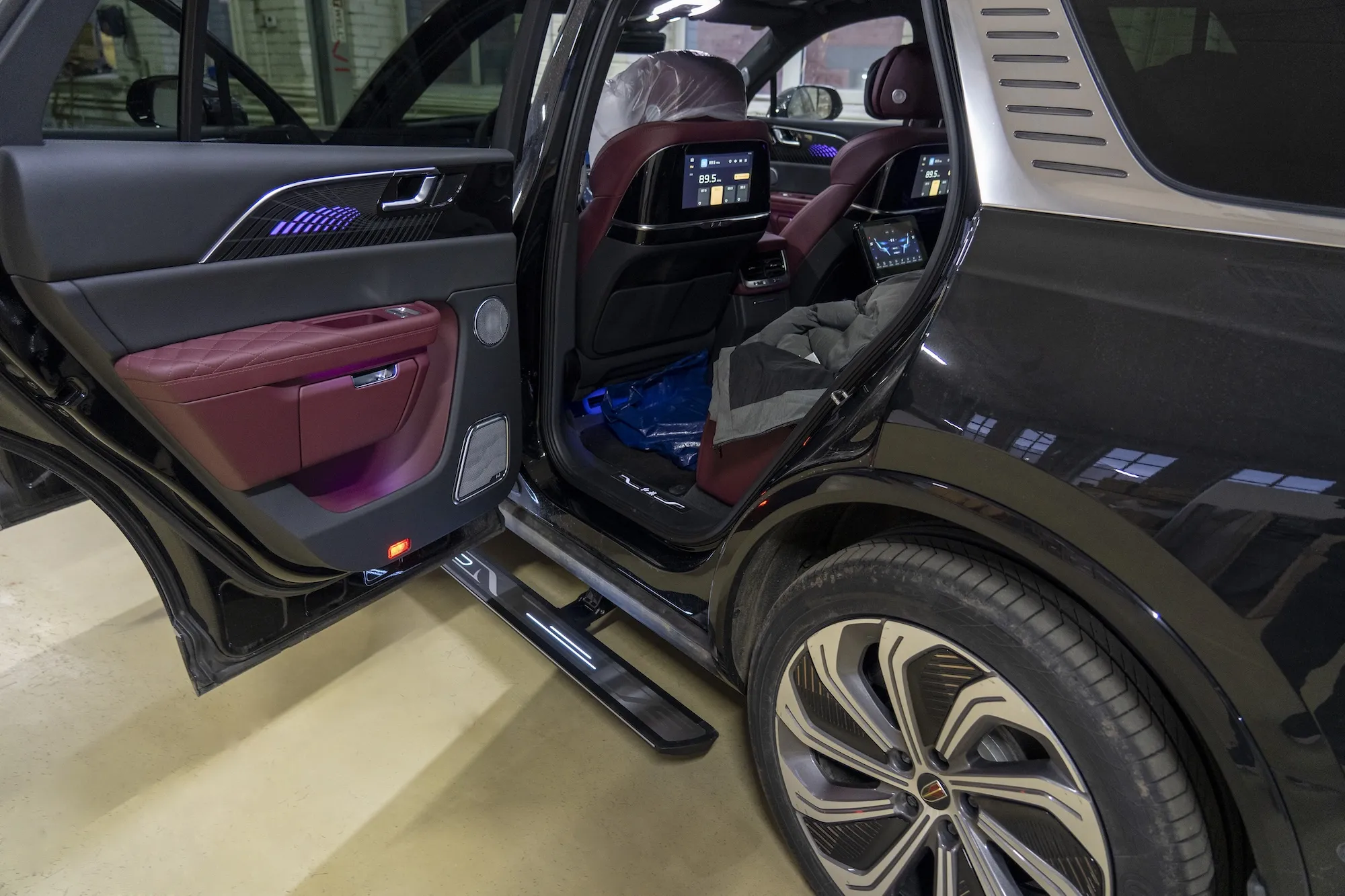 Выдвижные пороги ATS для Hongqi E-HS9