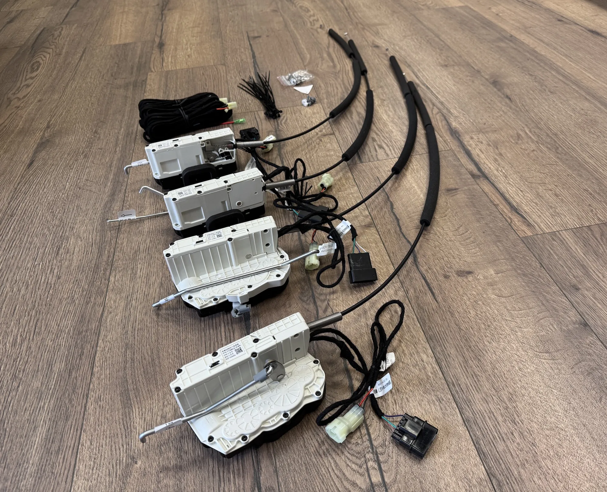 Доводчики дверей GAC GS8