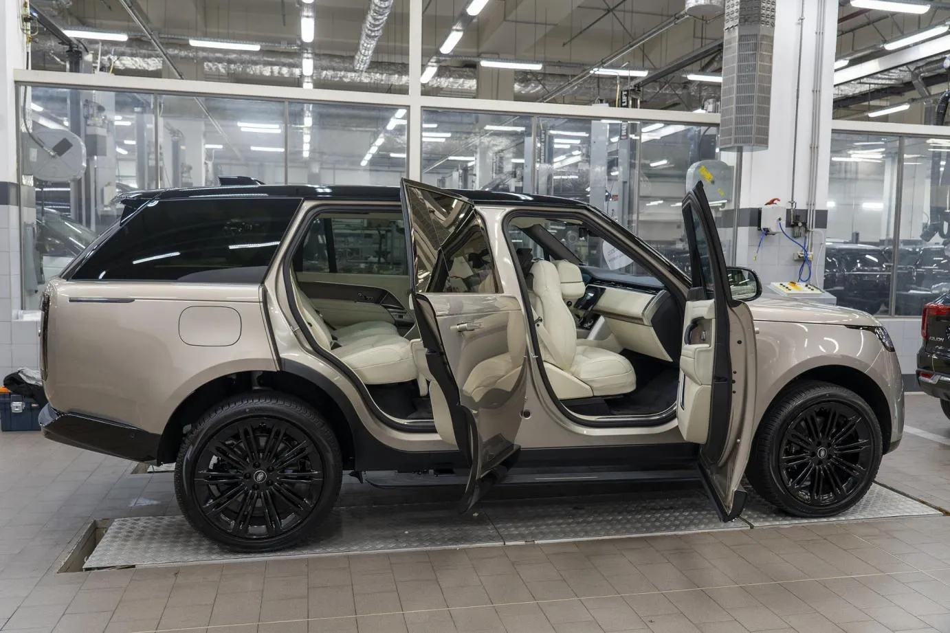 Электропороги ATS для Range Rover longL460 под оригинал