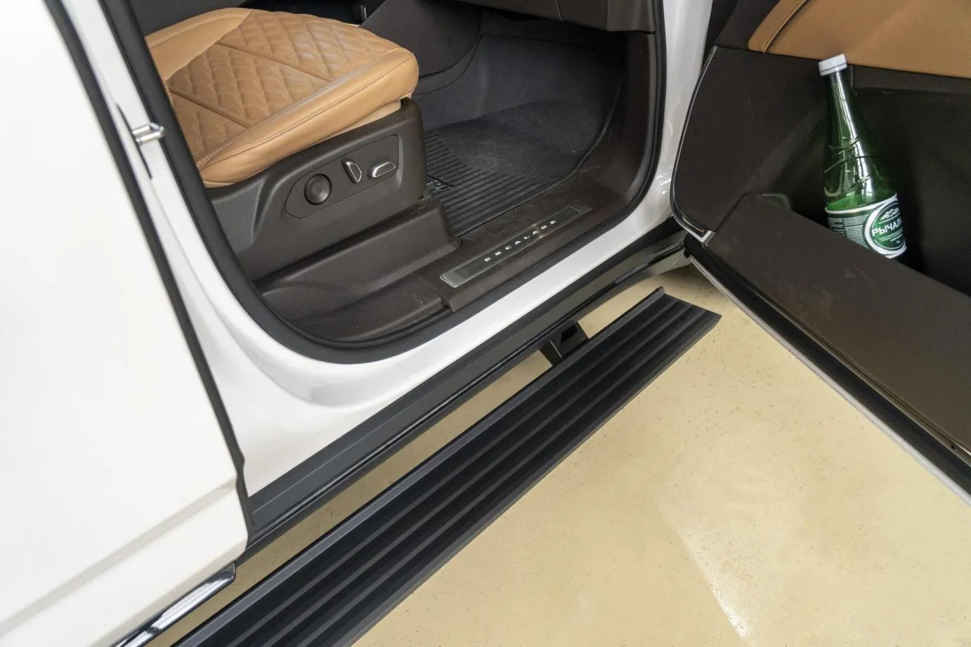 Выдвижные пороги ATS Cadillac Escalade V