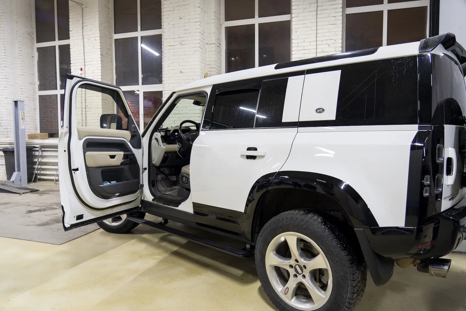 Электричeские выдвижные пороги ats для land rover defender