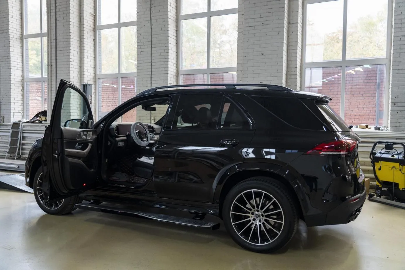 Электропороги ATS в стиле MAYBACH для Mercedes-Benz GLE II (V167)