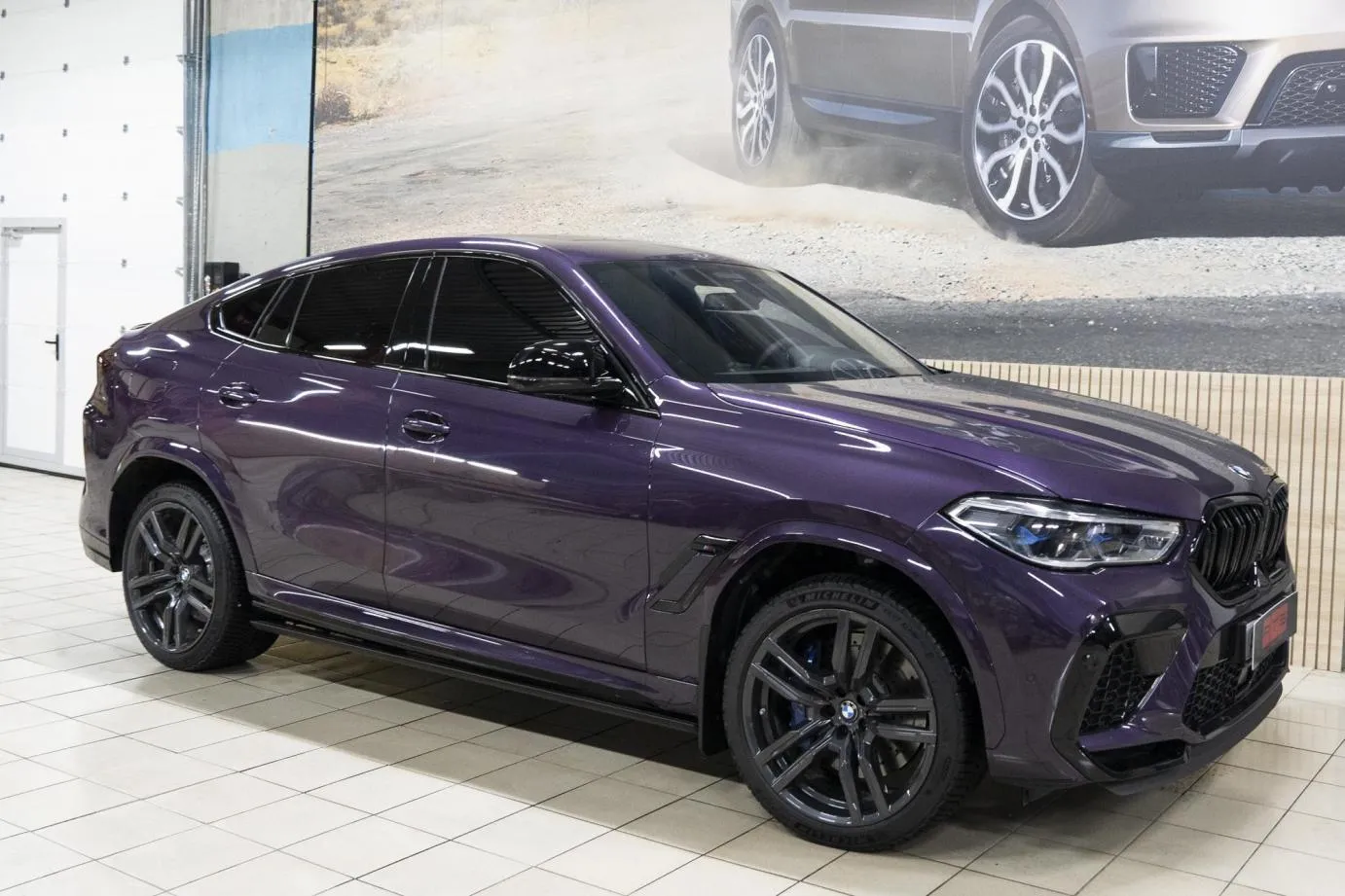 Электрические выдвижные пороги ATS на BMW X6M