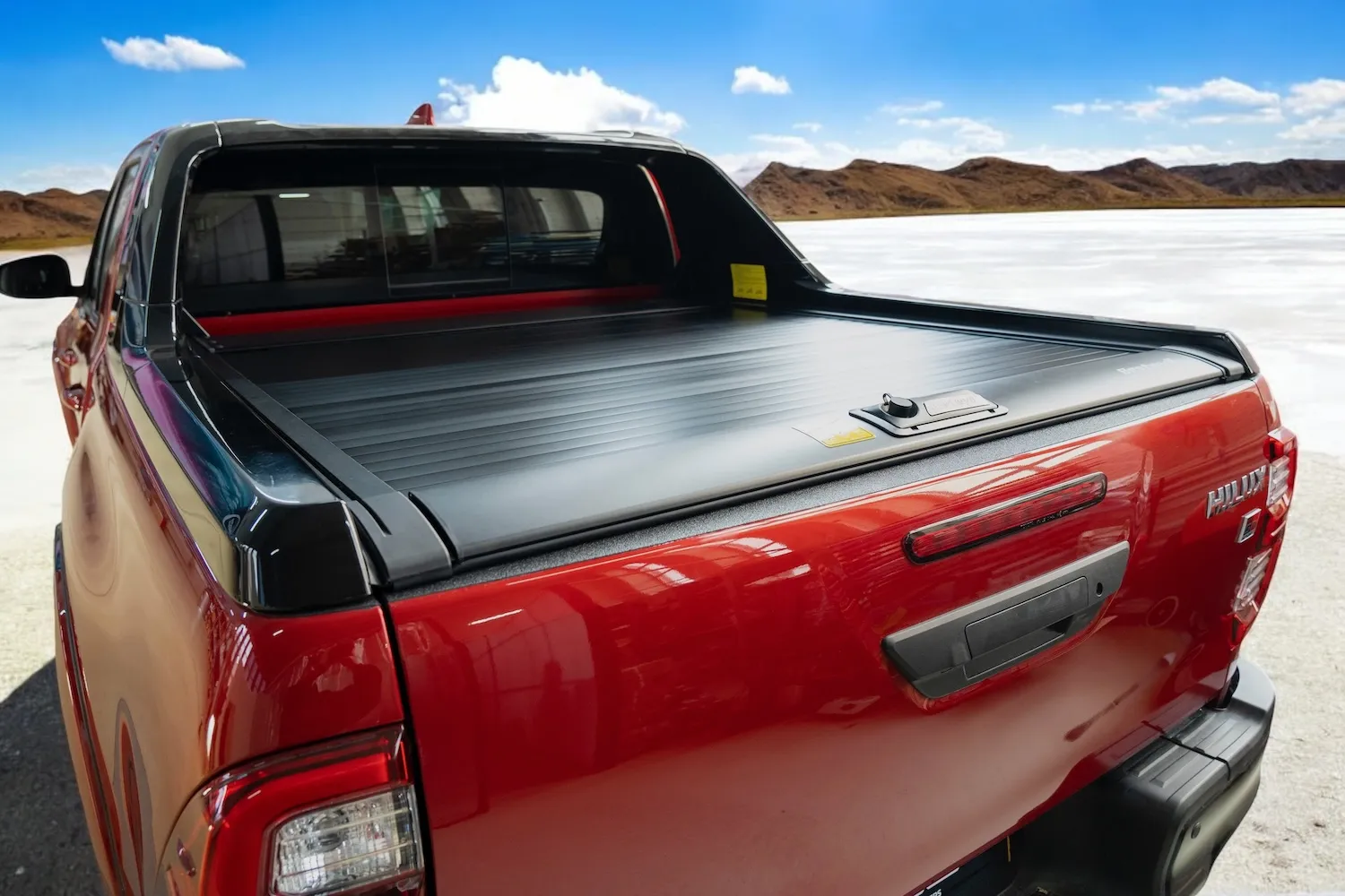 механическая крышка кузова Toyota Hilux Revo от Bestwyl