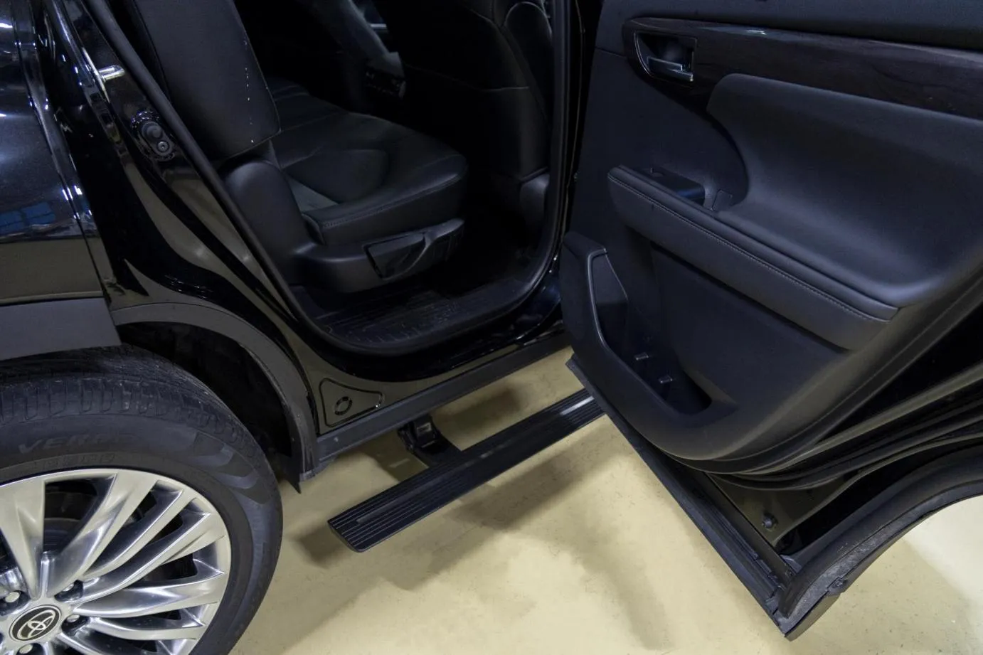 Электропороги ATS Toyota Highlander