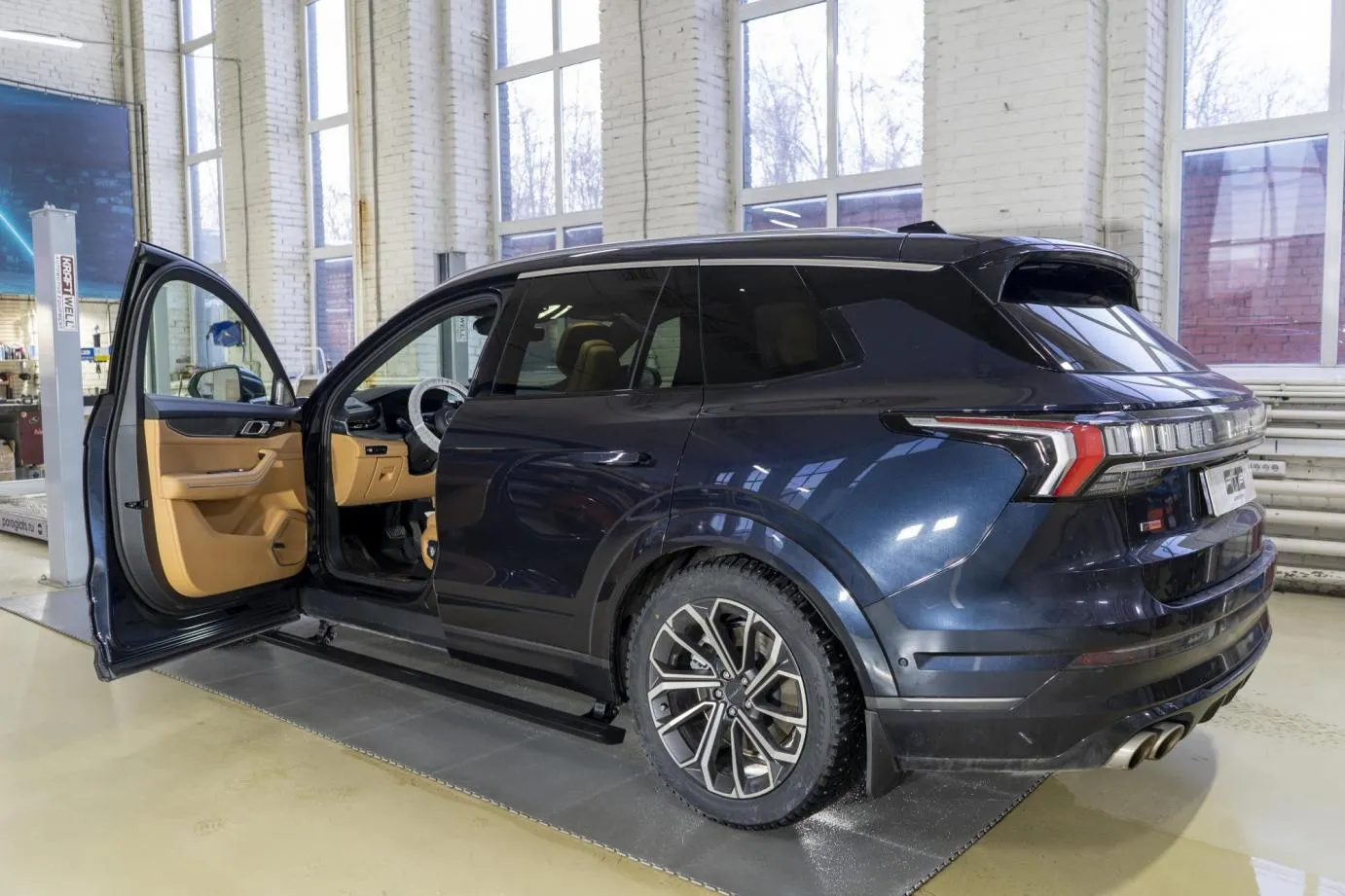 Электропороги ATS Lynk&CO 09