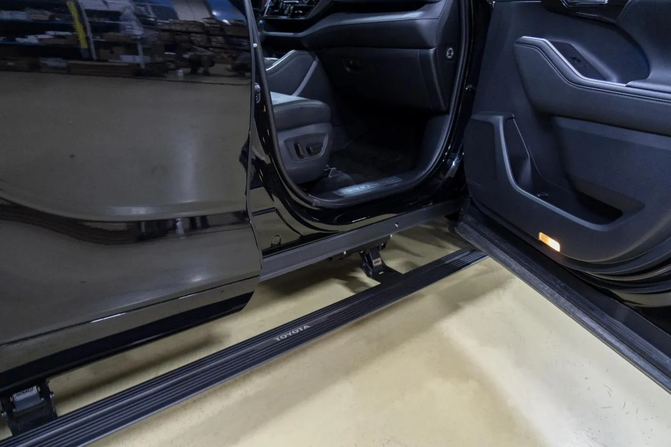 Электропороги ATS Toyota Highlander