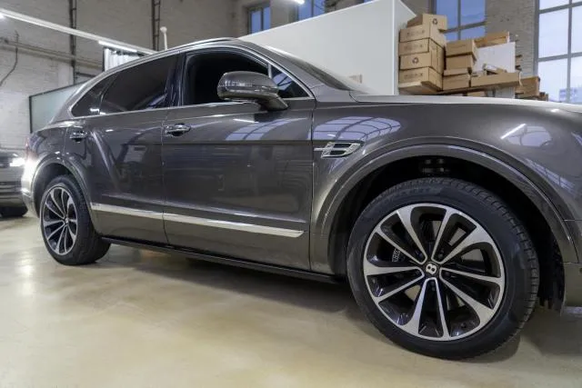 Электрические выдвижные пороги ATS для bentley bentayga