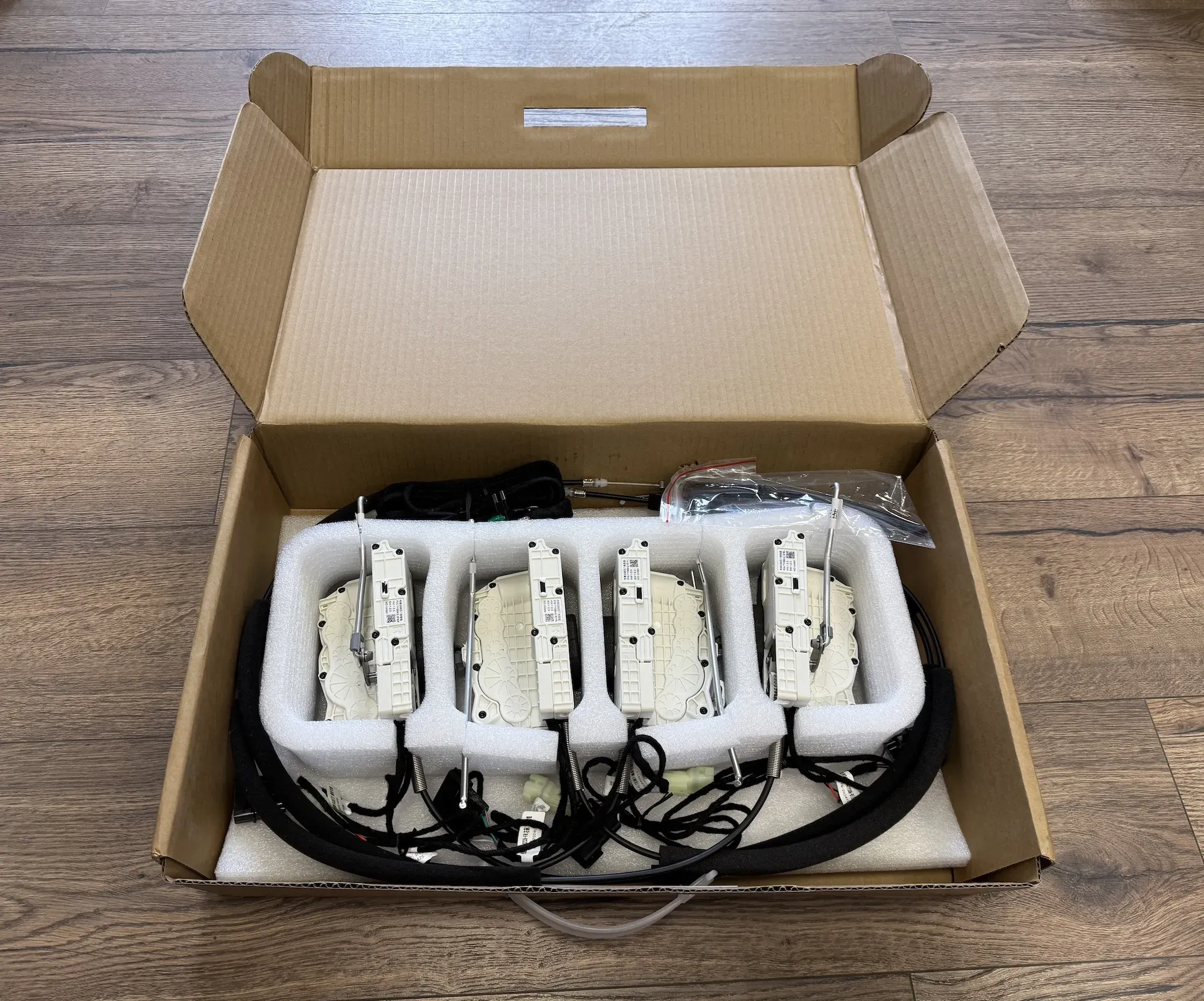 Доводчики дверей Lixiang (Li Auto) L6