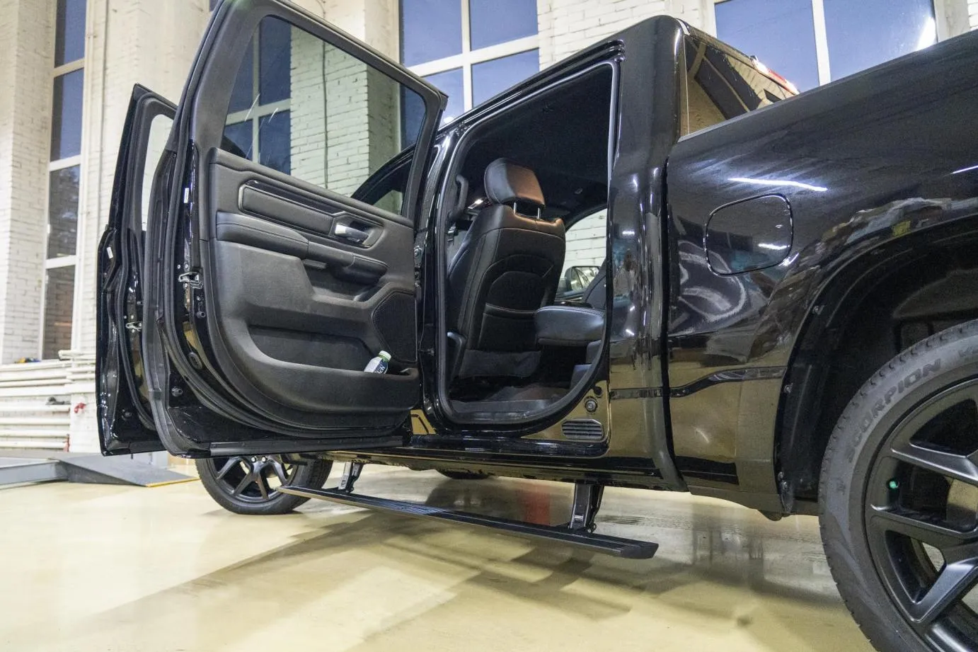 Электрические выдвижные пороги ATS для dodge ram trx