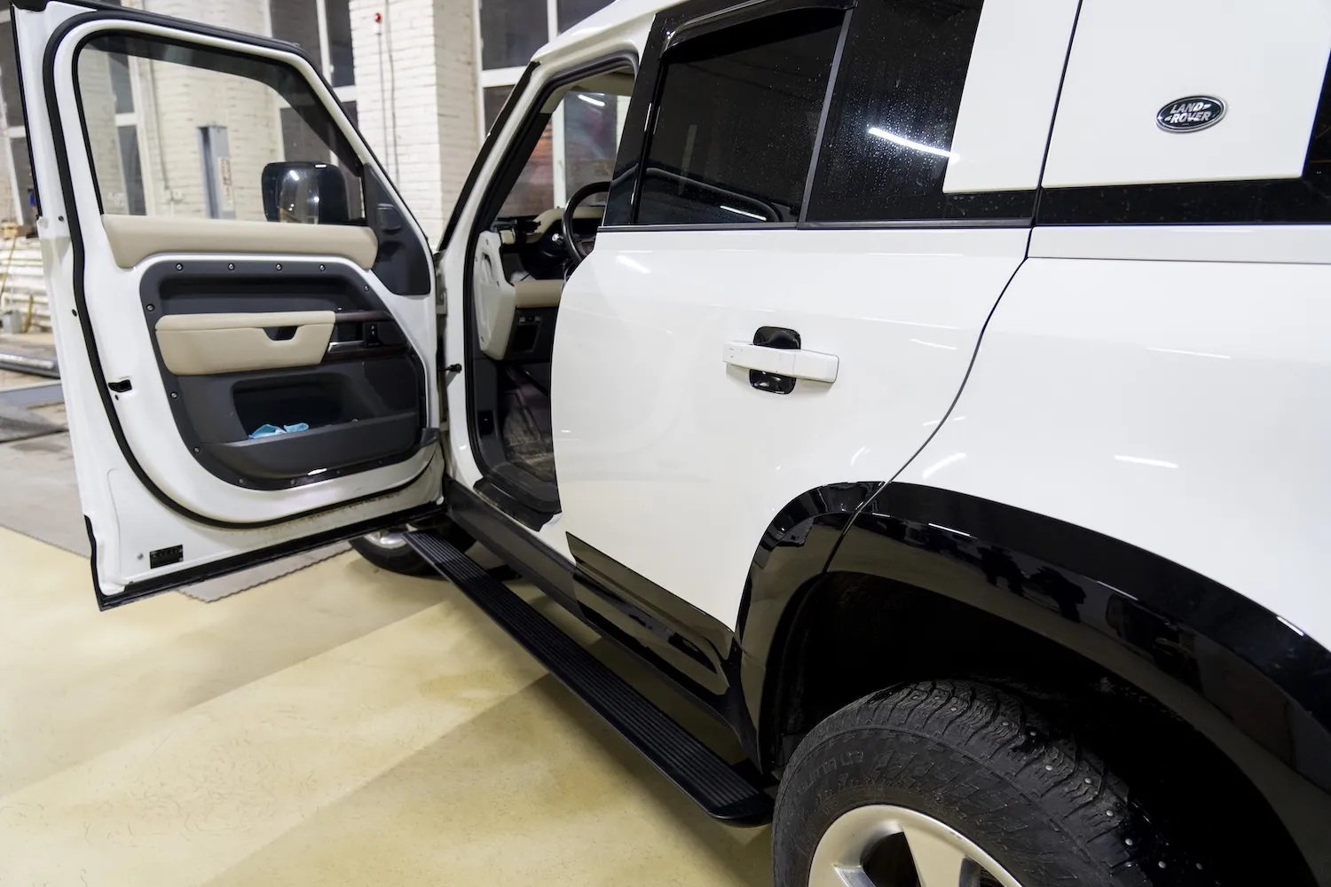 Электричeские выдвижные пороги ats для land rover defender