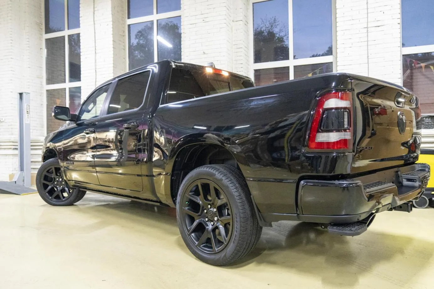Электрические выдвижные пороги ATS для dodge ram trx