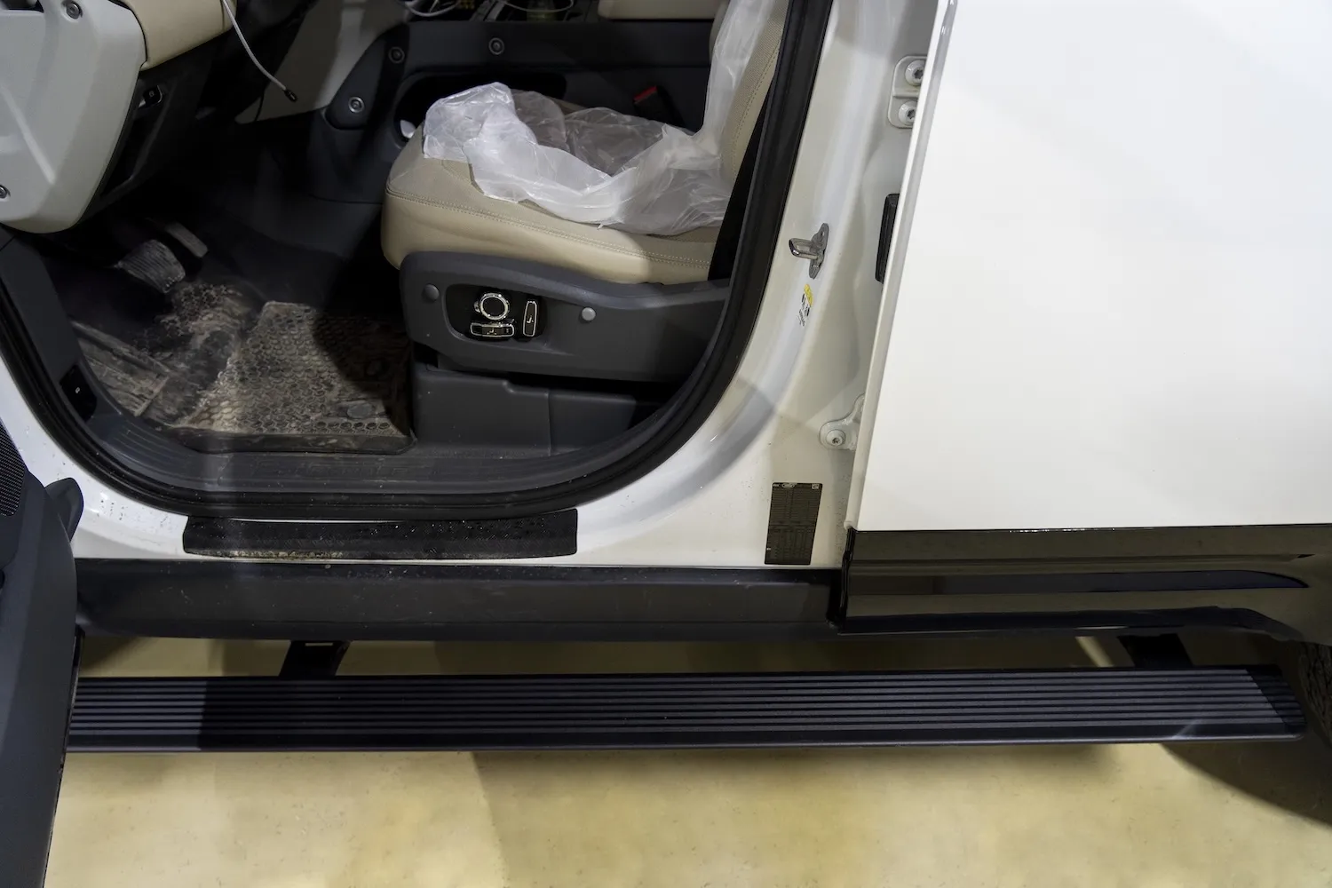 Электричeские выдвижные пороги ats для land rover defender