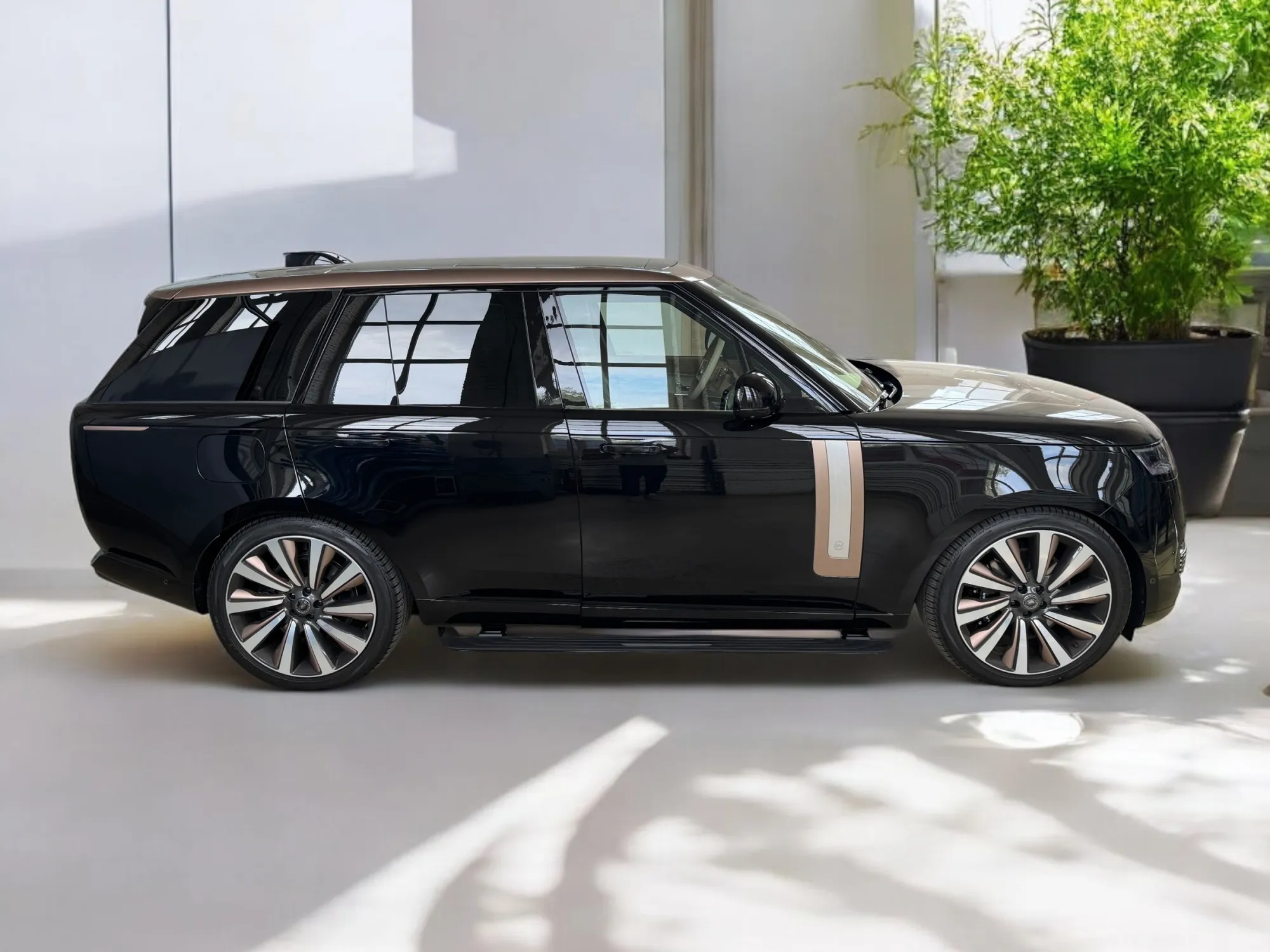 Оригинальные пороги Range Rover L460