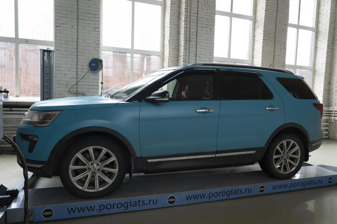 Доводчики дверей Ford Explorer