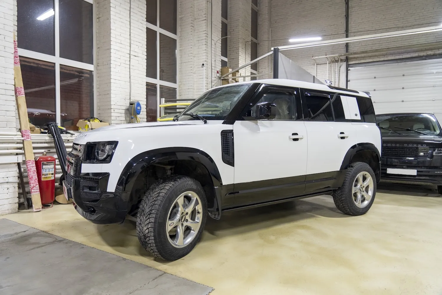 Доводчики дверей Land Rover Defender