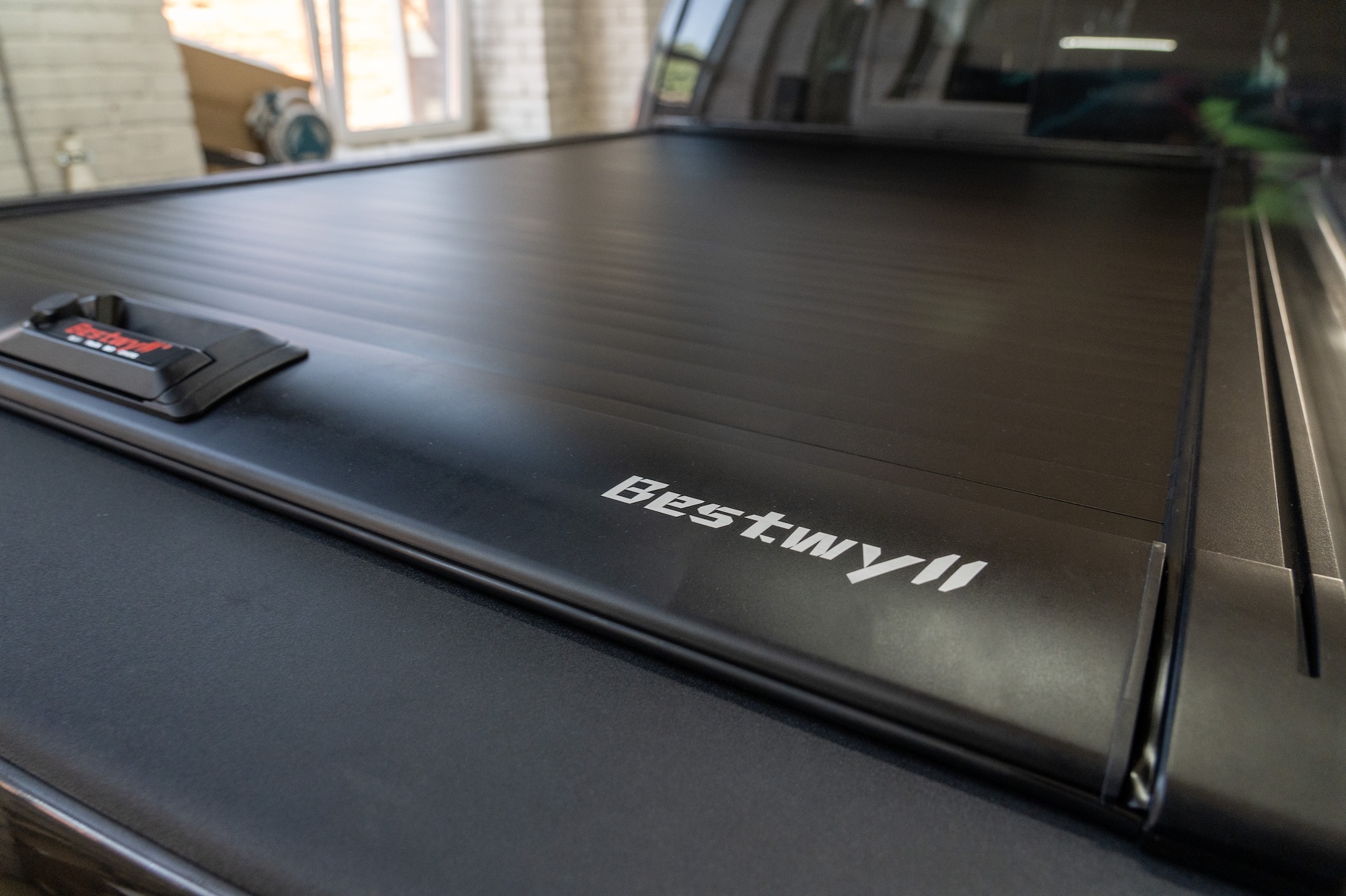 Механическая крышка кузова Dodge Ram 2500