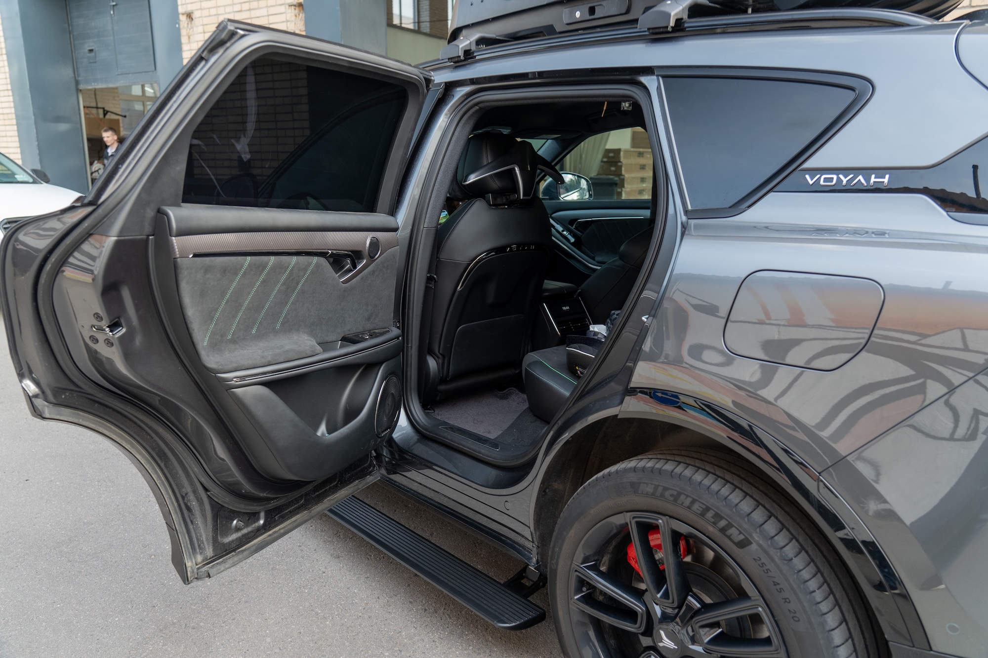 Выдвижные пороги ATS для Voyah Free