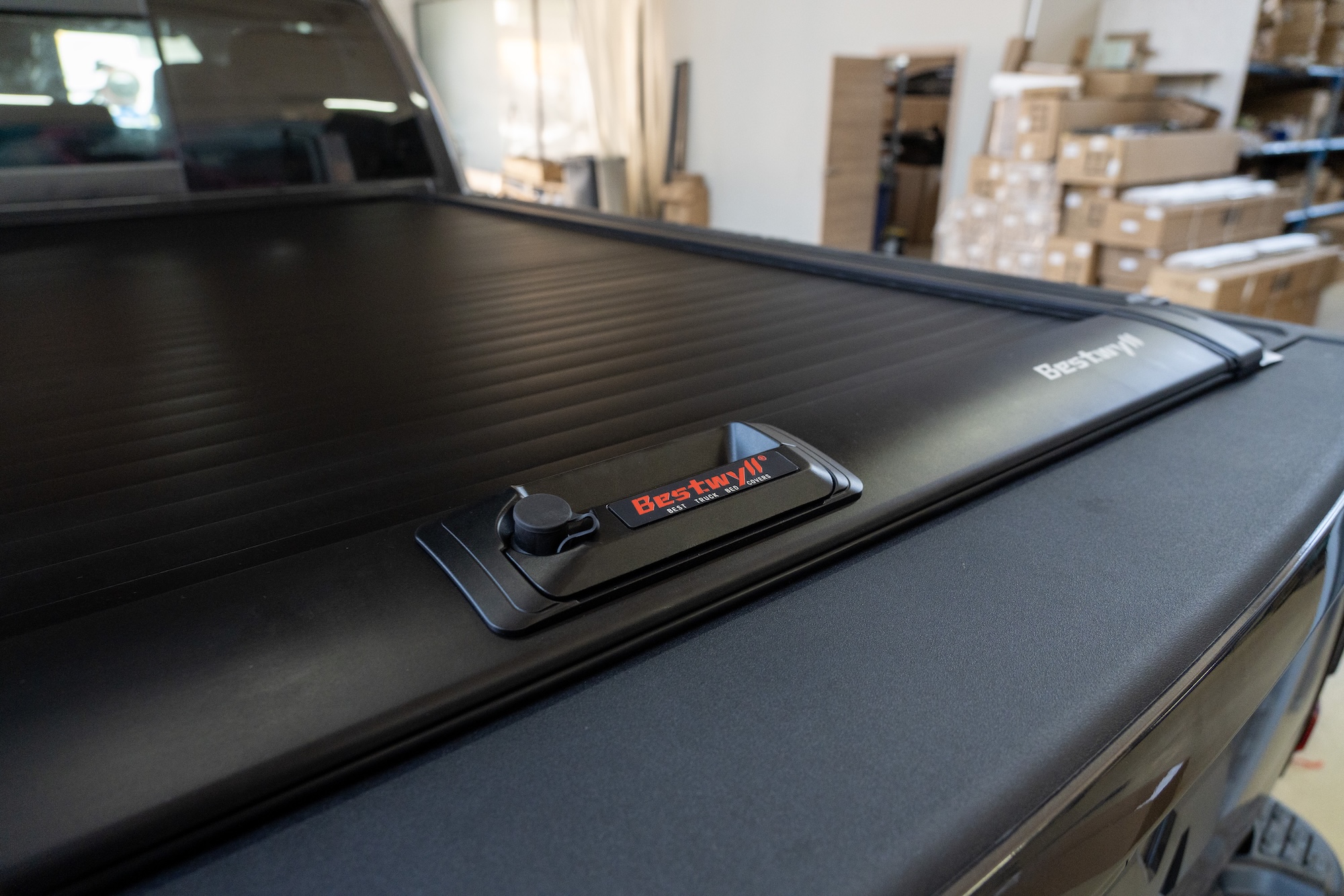 Механическая крышка кузова Dodge Ram 2500