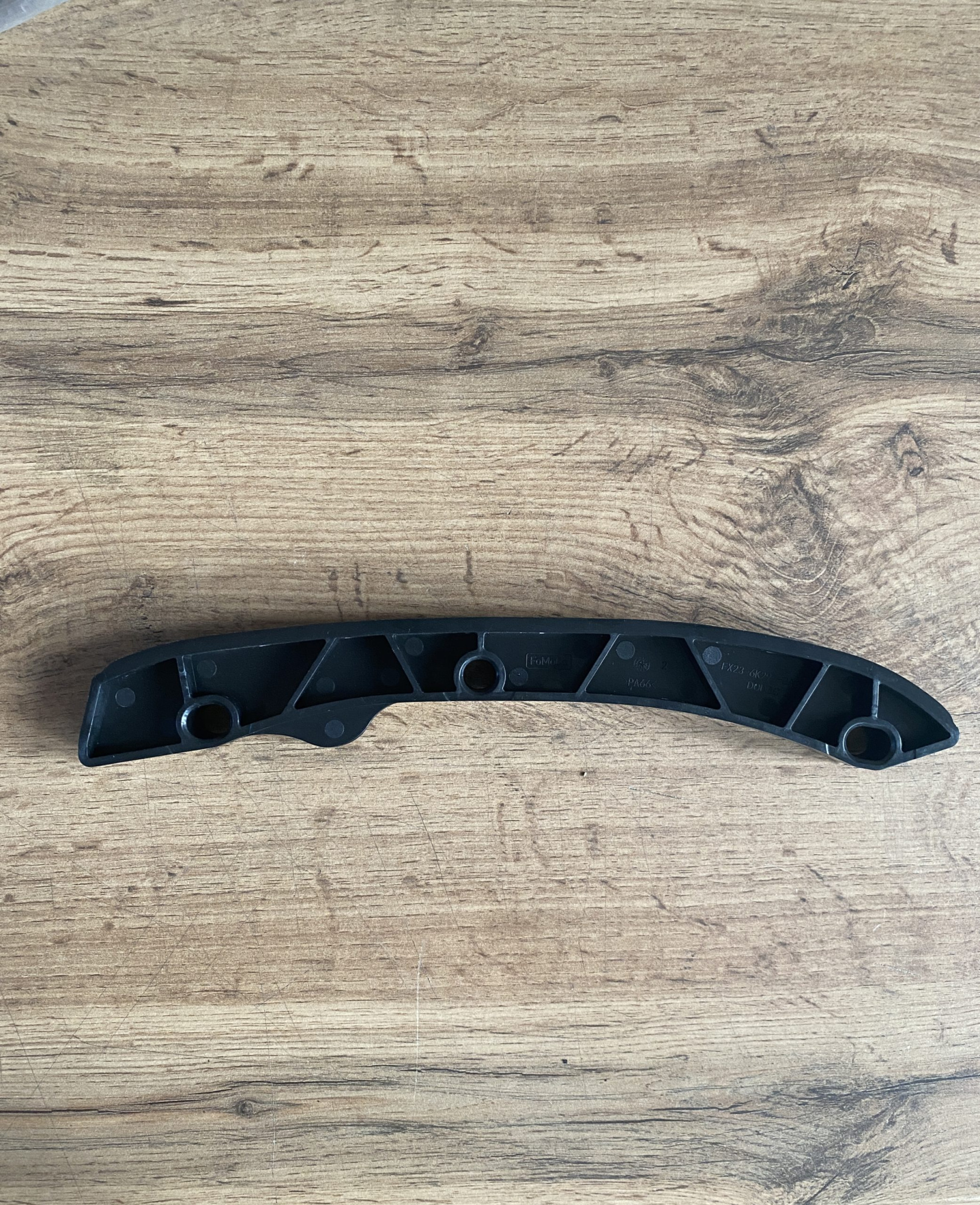 Направляющая цепи грм Range Rover LR051011