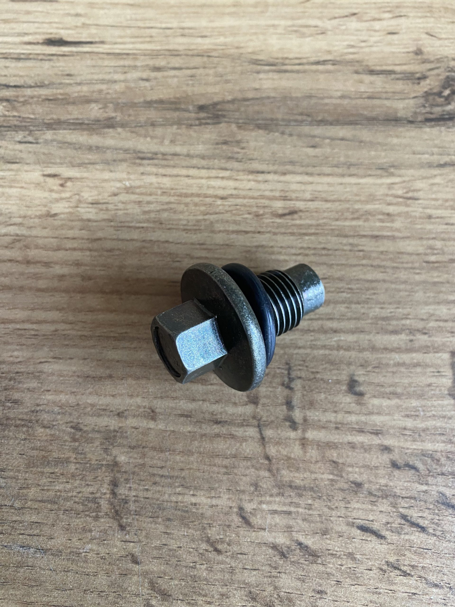 Пробка сливная Range Rover LR025048